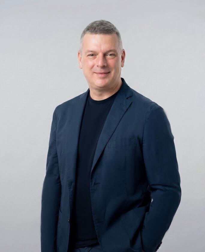 จากซ้าย: 1) ปิแอร์ลุยจิ ค็อคคินี, CEO – Europe 2) จูเซ็ปเป ดามาโต, CCO - Europe 3) ชาติ จิราธิวัฒน์, CSO – Europe 4) อังเดร เมเดอร์, CEO Of Selfridges และ Group CEO Of Selfridges Group